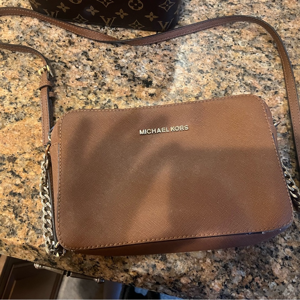 Micheal Kors purse
